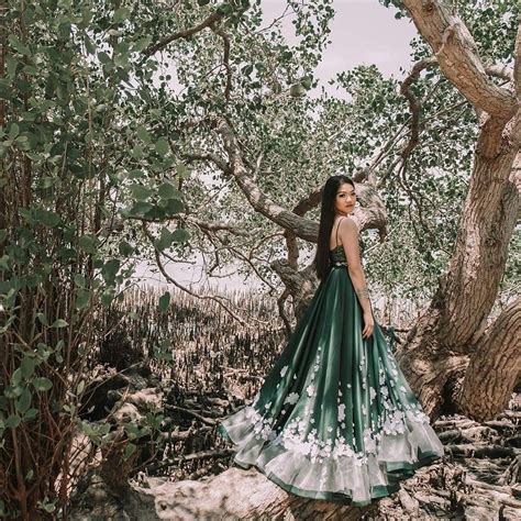 emerald green debut theme